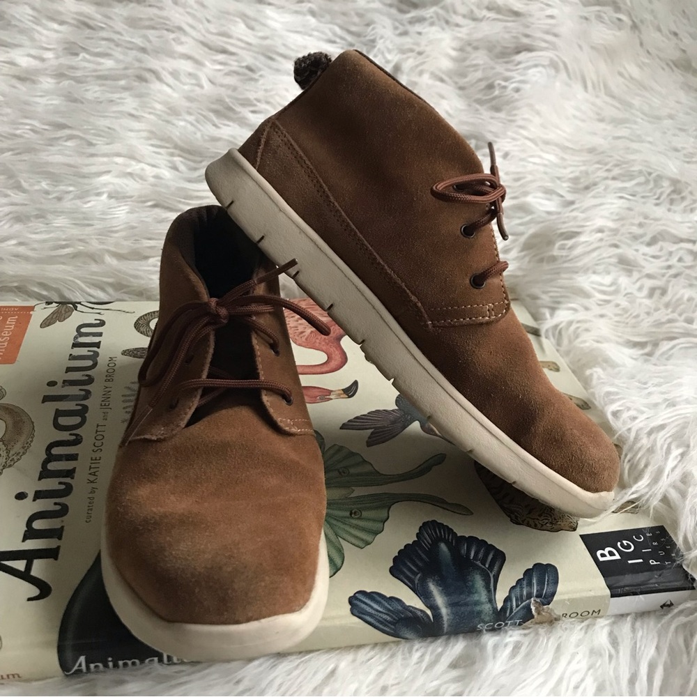 UGG Canoe Ankle Boot‎